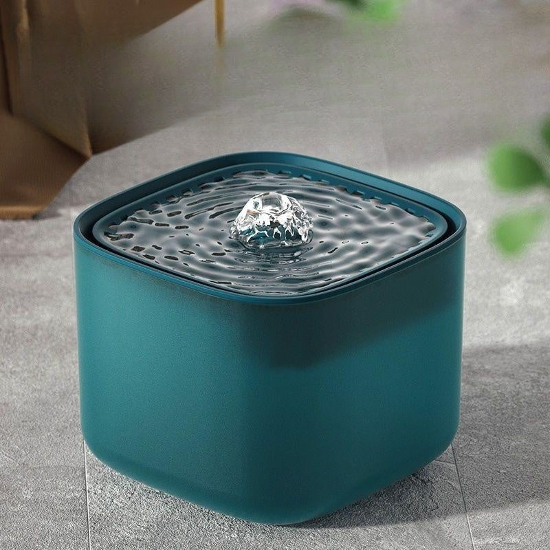 Circulating Pet Fountain – Cleaner Water, Happier Cats & Dogs